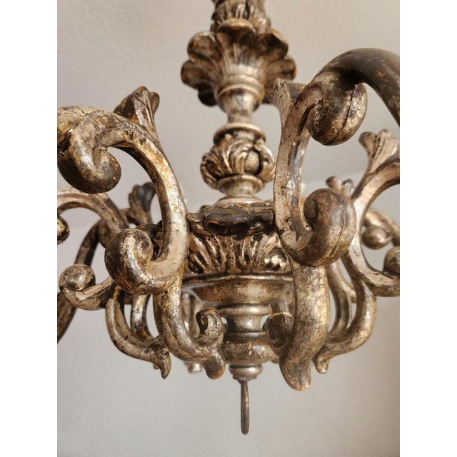 Vintage Louis XV Silvered Hand-Painted Carved Wood Eight-Arm Chandelier with Floral Motifs, Italy, 1920s For Sale - Image 13 of 18