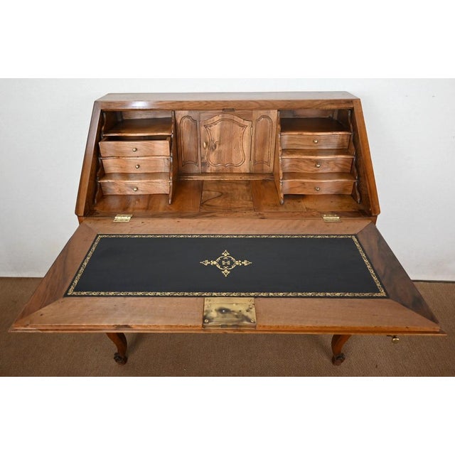 Late 18th Century Louis XV Walnut Chest of Drawers For Sale - Image 12 of 18