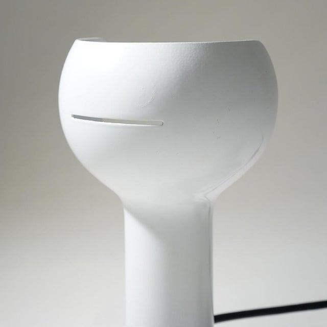 White Mini Flash Table Lamp by Joe Colombo for Oluce, 1960s For Sale - Image 8 of 16
