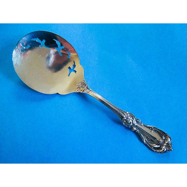 Reed and & Barton Burgundy Sterling Silver Entrée Tomato Server - No Mono For Sale In New York - Image 6 of 6