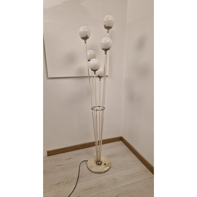 Mid-Century Modern White Tree Floor Lamp in Chrome, Opal Spheres and White Marble Base from Stilnovo, 1950s For Sale - Image 3 of 14