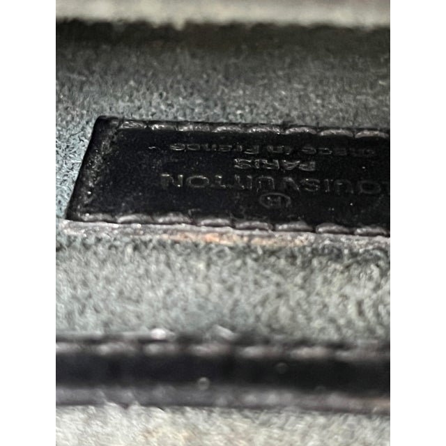 Vintage 1980s Louis Vuitton Black Epi Ombre Clutch With Resin Handles For Sale - Image 13 of 13