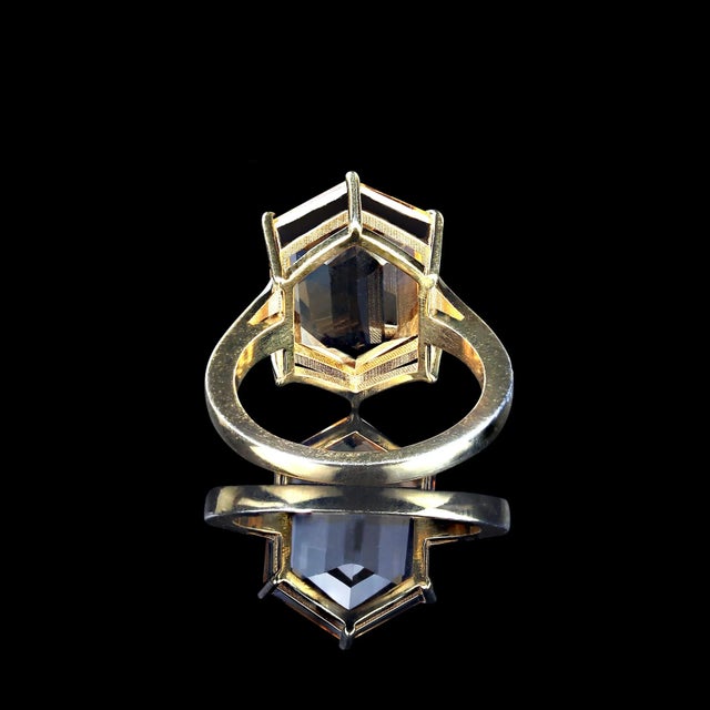 Metal Shield Shaped Bi-Color Citrine in Gold Rhodium Ring Size 8 For Sale - Image 7 of 7