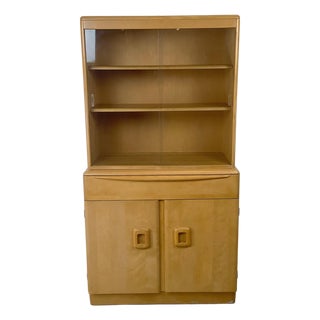 Mid-Century Heywood-Wakefield Wheat Hutch Display Cabinet For Sale