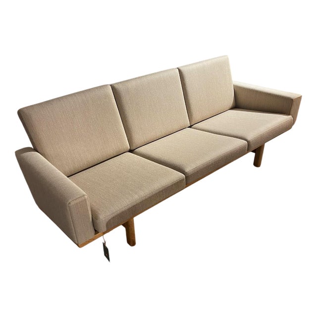 Model Ge236 Sofa by Hans J. Wegner for Getama For Sale