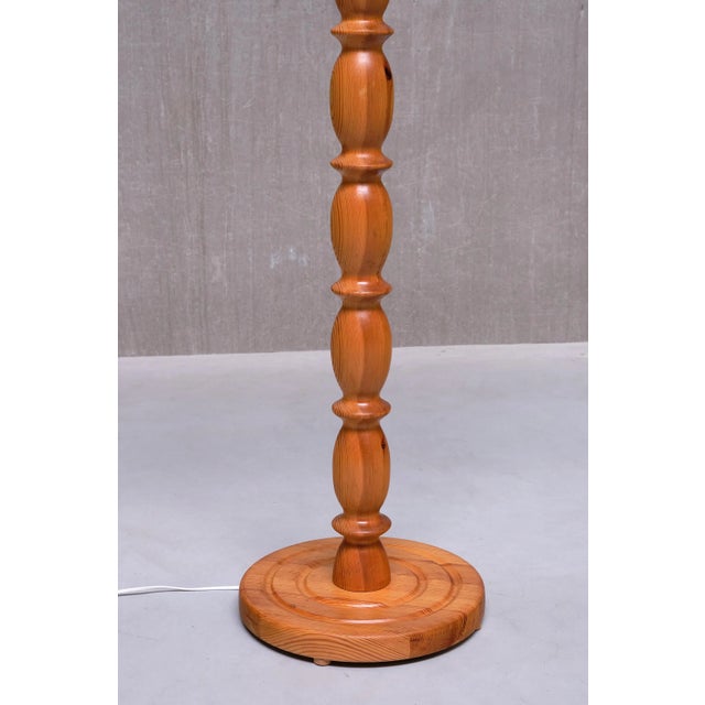Swedish Modern Floor Lamp in Carved Pine, 1960s For Sale - Image 6 of 14
