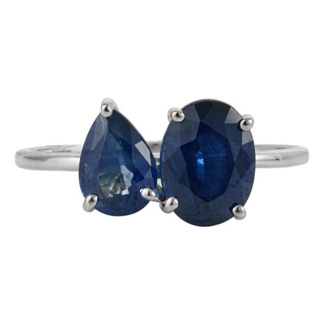 Contemporary 2.55ct Pear & Oval Blue Sapphire Toi Et Moi Ring Size 4 in 14k White Gold For Sale
