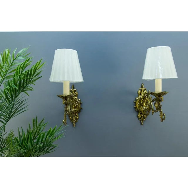French Neoclassical Style Bronze Wall Lights, Set of 2 For Sale - Image 3 of 18