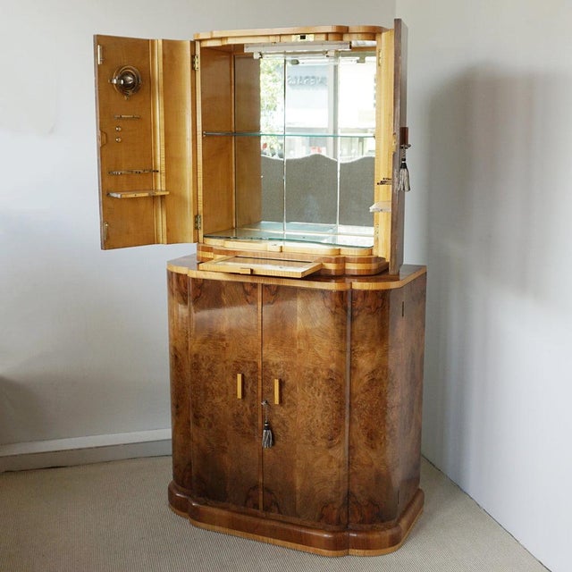 Vintage Art Deco Cocktail Cabinet in Burr Walnut, 1930s For Sale - Image 3 of 17
