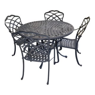 Patio Dining Set, Cast Aluminum, With Table and 4 Chairs in Very Good Condition For Sale