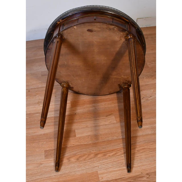 1910s Antique French Louis XVI Mahogany & Marble Top Round Center / Side Table For Sale - Image 13 of 14
