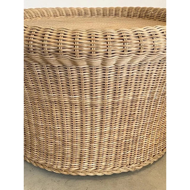 Round Coffee Table in Wicker, 1970s For Sale - Image 4 of 7
