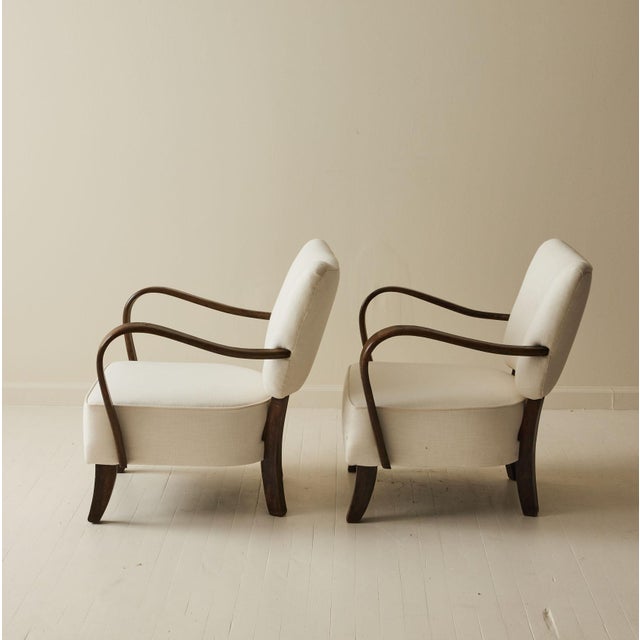 Mid-Century Modern Jindrich Halabala Patinated Bentwood Lounge Chairs, a Pair, 1930's. For Sale - Image 3 of 7