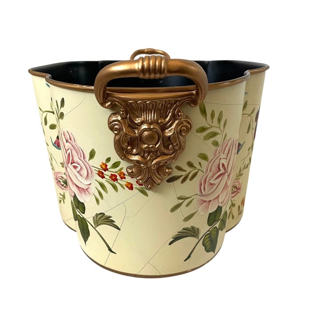 Williamsburg Collection Quatrefoil Floral Oval Tole Planter Cachepot. 20” For Sale - Image 4 of 10