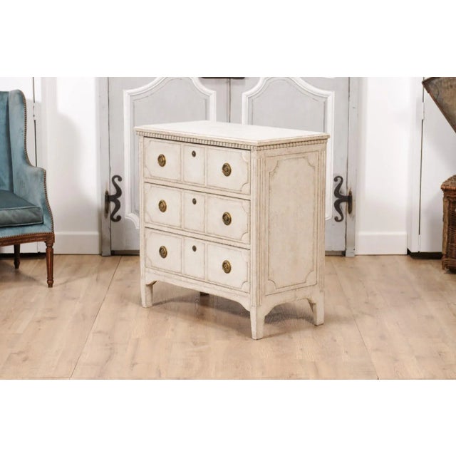 Neoclassical 19th Century Scandinavian Three-Drawer Chest with Carved Motifs For Sale - Image 3 of 12