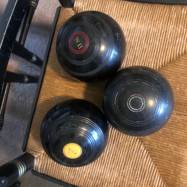 English Set of 3 Vintage 1960s Black Yard Balls For Sale - Image 3 of 4