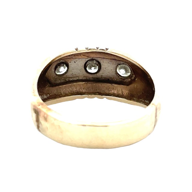 Modern 14k Yellow & White Gold Three-Stone Diamond Ring, Size 6.5 For Sale - Image 3 of 10