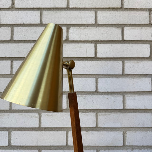 Mid-Century Modern Mid-Century Modern Scandinavian Table Lamp in Brass and Oak from Falkenbergs Belysning, 1960 For Sale - Image 3 of 9