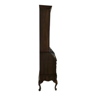 1970s Ethan Allen Queen Anne Cherry Wood Drop Front Secretary Desk With Curio Top For Sale
