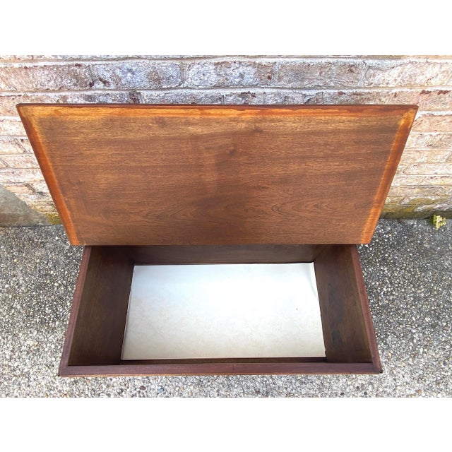 Brown Late 19th Century Pair of English Campaign Style Trunks For Sale - Image 8 of 11