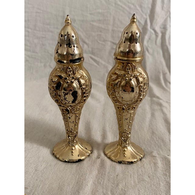 Oneida Vintage Old South Wma Rogers Oneida Ltd Silverplate Salt & Pepper Shakers- a Pair For Sale - Image 4 of 4