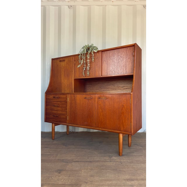 Mid-Century Modern Mid-Century Modern Teak Highboard by Jentique, 1960s For Sale - Image 3 of 18