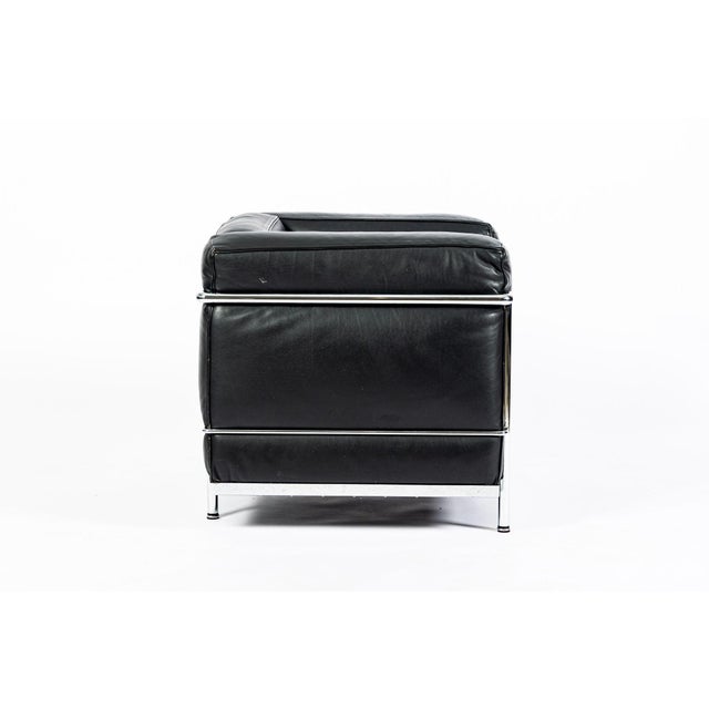 Black Authentic Cassina Lc2 Black Leather Petit Lounge Chair by Le Corbusier, 4x Avail For Sale - Image 8 of 14