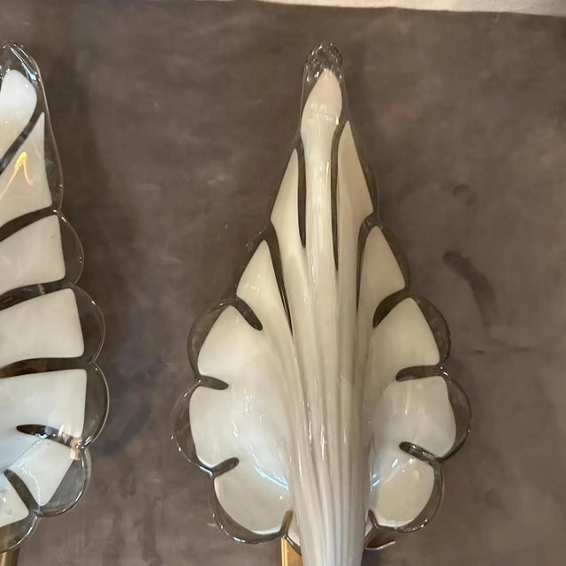 1970s Mid-Century Modern Light Grey and Brass Murano Glass Sconce by Franco Luce For Sale - Image 9 of 12