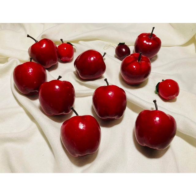 American Assorted Vintage Holiday Glossy Red Papier-Mâché Apple Holiday Ornaments For Sale - Image 3 of 9