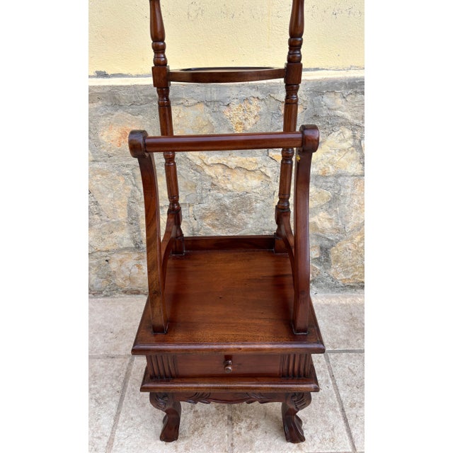 Antique English Chippendale Hardwood Valet Stand With One Drawer For Sale - Image 12 of 17