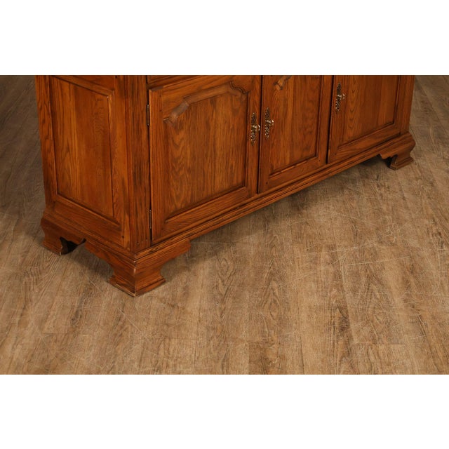 Ethan Allen Traditional Oak Lighted China Cabinet For Sale - Image 11 of 18