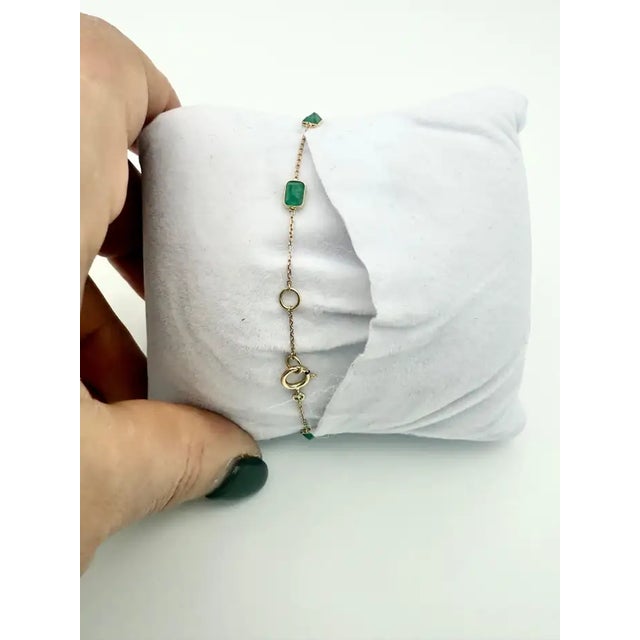 2.5 Carat Octagon Cut Emerald Station Chain Stackable Bracelet 18k Yellow Gold For Sale - Image 10 of 12