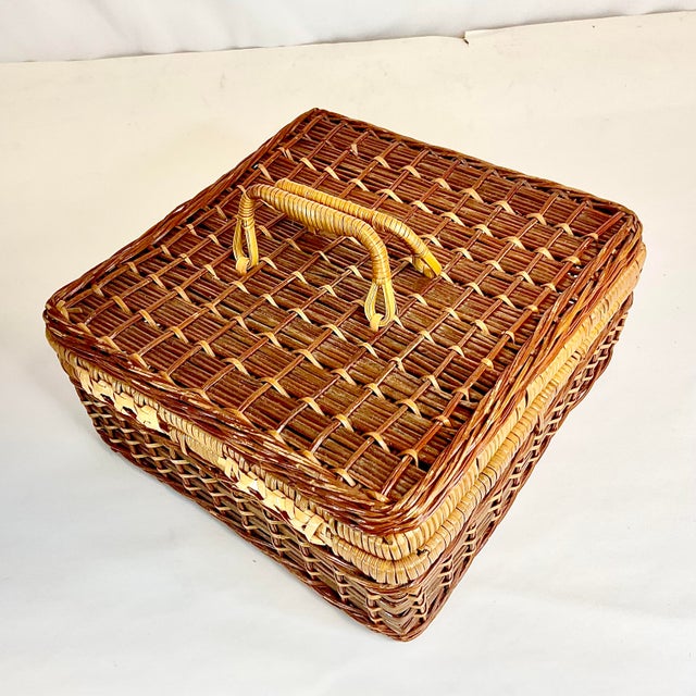 Burnt Umber Mid-Century Boho Chic Arts & Crafts Wicker Suitcase Style Basket in Dark Stain. For Sale - Image 8 of 10