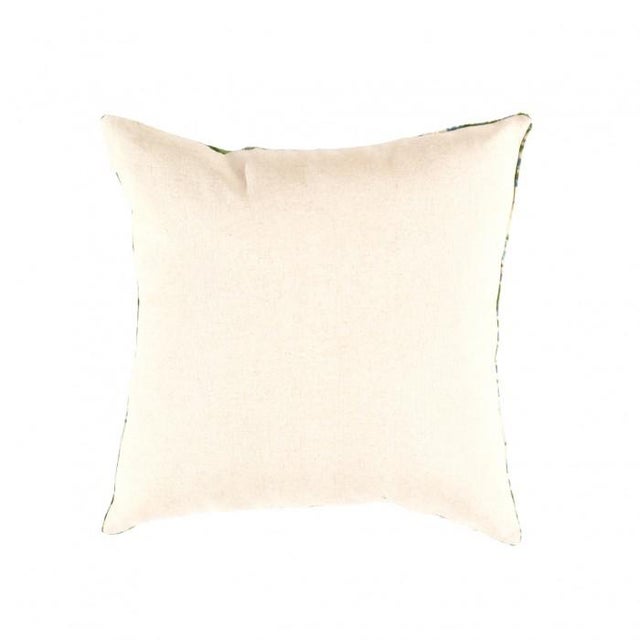 Green Abstract Velvet Cushion one of the most outstanding cushions of our collection. Create the atmosphere in your home...