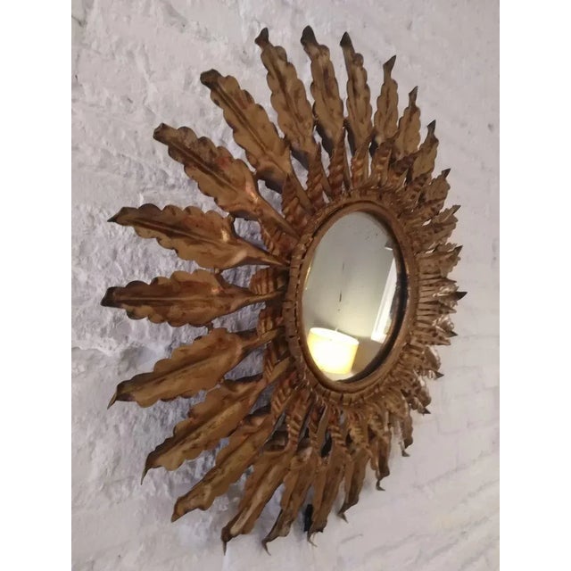 It is also possible use as suspension lamp. Two interior lights for a radiant decorative effect.