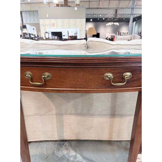 Wood Late 20th Century Hammary Federal Style Mahogany Console Table With Glass Top For Sale - Image 7 of 10