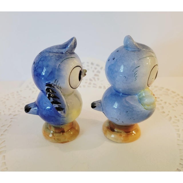 Mid-Century Modern Vintage Enesco Mid-Century, Modern Salt and Pepper Shakers, Anthropomorphic Bluebirds - a Pair For Sale - Image 3 of 9