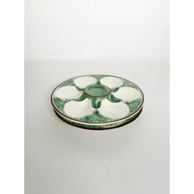 Brown White and Green Oyster Plates, France, 1920s, Set of 2 For Sale - Image 8 of 9