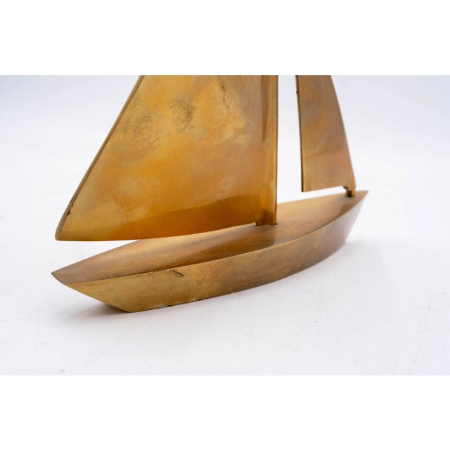 Pair of Mid Century Modern Nautical Brass Sailboats For Sale - Image 4 of 7
