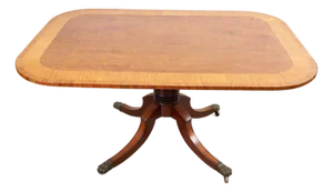Early 19th Century George III Walnut Breakfast Table With Satinwood Banding