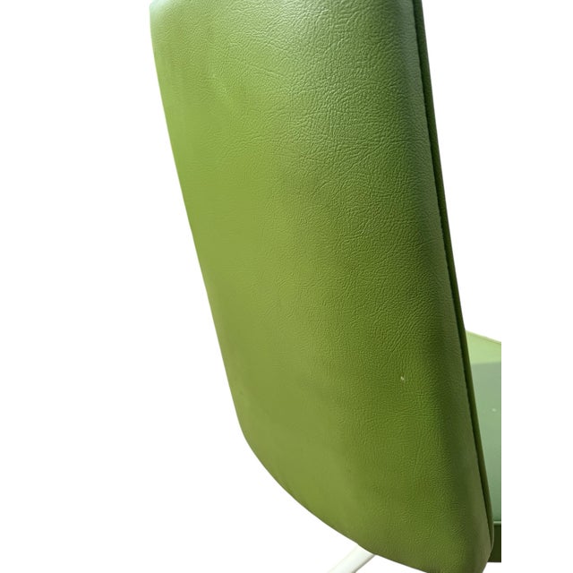 Avocado 1960s Mid-Century Modern Green Swivel Side Chairs – Pair For Sale - Image 8 of 12