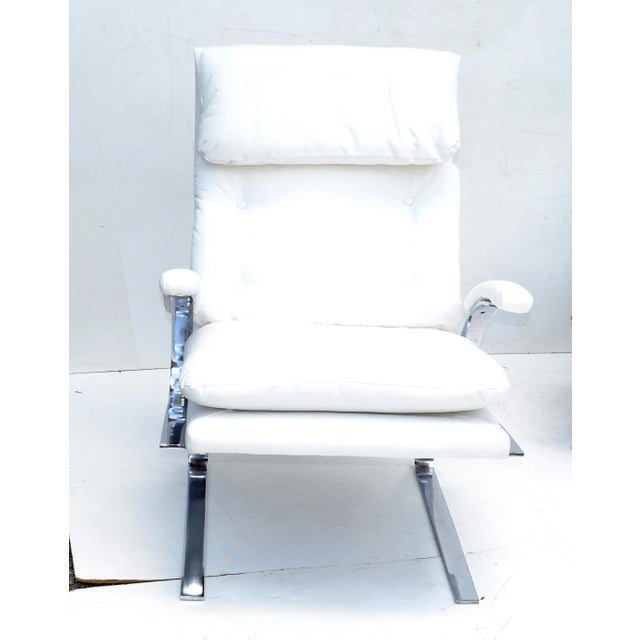 1980s Pair of Saporiti Style Cantilever Lounge Chair Off White Bouclé Upholstery 1980 For Sale - Image 5 of 13
