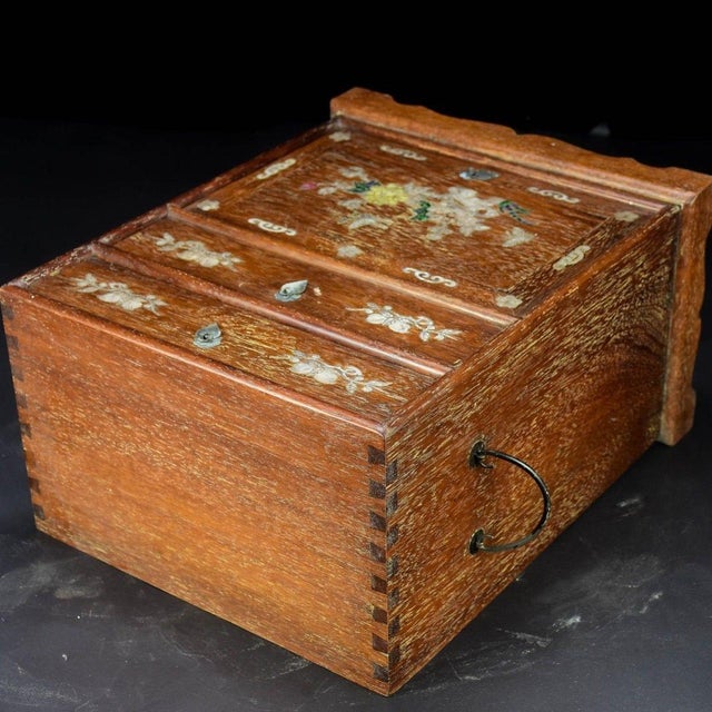 Vintage Rosewood Jewelry / Vanity Chest With Mother-of-Pearl Bird-and-Flower Inlay For Sale In Los Angeles - Image 6 of 8