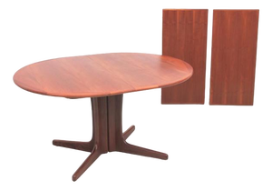 Mid-Century Scandinavian Modern Oval Dining Table in Teak, 1960s