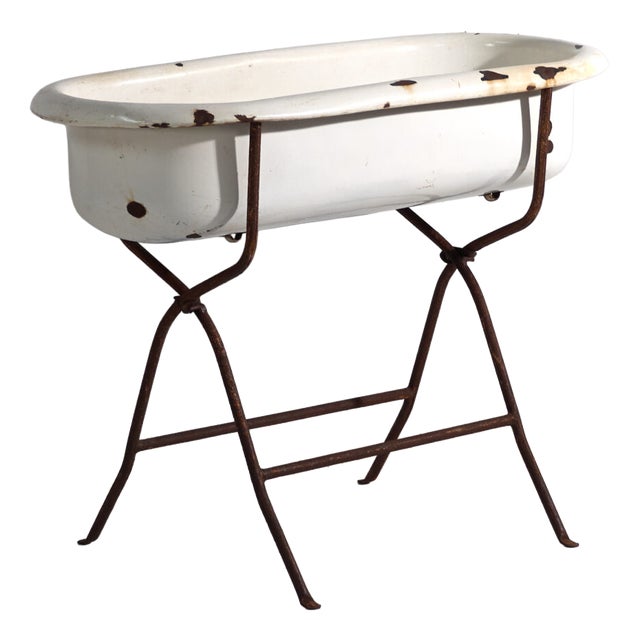 Bathtub in Enamelled Iron, Central Europe, 1950 For Sale