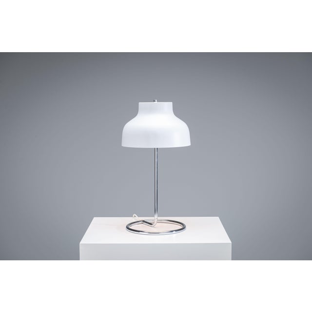 Mid-Century Modern Chromed Table Lamp with Metal Shade and Curved Frame, 1970s For Sale - Image 3 of 12