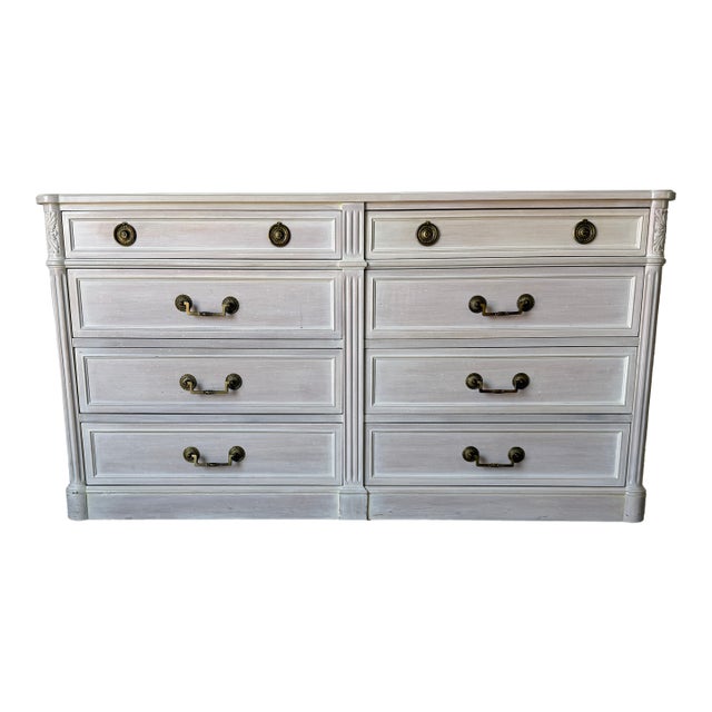 Vintage John Widdicomb Neoclassical Style 8-Drawer Dresser With Brass Handles For Sale