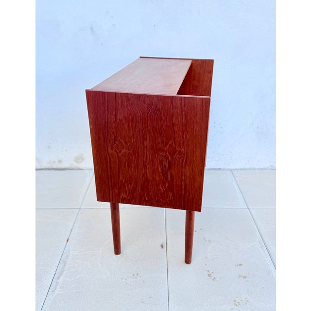 Mid-Century Modern Danish Bedside Table in Teak Veneer, 1960s For Sale - Image 3 of 10
