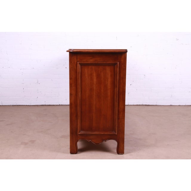 Thomasville French Provincial Louis XV Carved Walnut Sideboard Credenza For Sale - Image 11 of 13