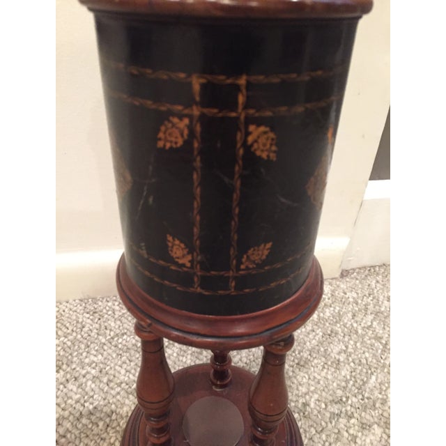 Hollywood Regency 1950s Vintage Wood & Leather Column Table Lamp For Sale - Image 3 of 10